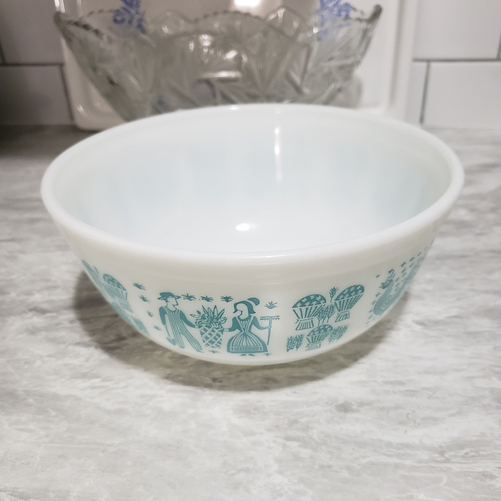 Pyrex Amish Butterprint 403 2.5 Qt. Mixing Bowl